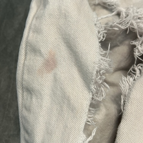 PrettyLittleThing Ripped Jeans - Picture 5 of 10